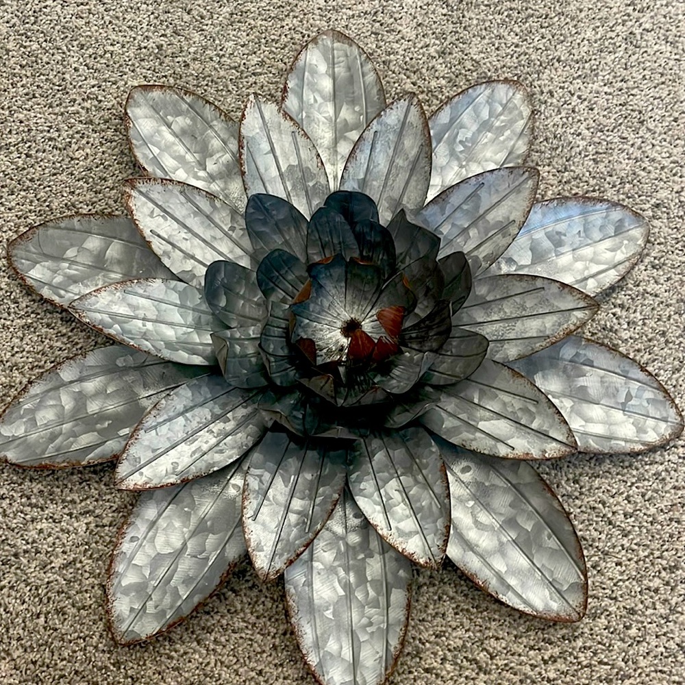 Rustic metal wall flower